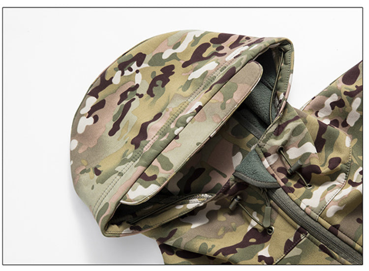Giacca Tattica Softshell Combat con Cappuccio – Serie All-Weather Tactical